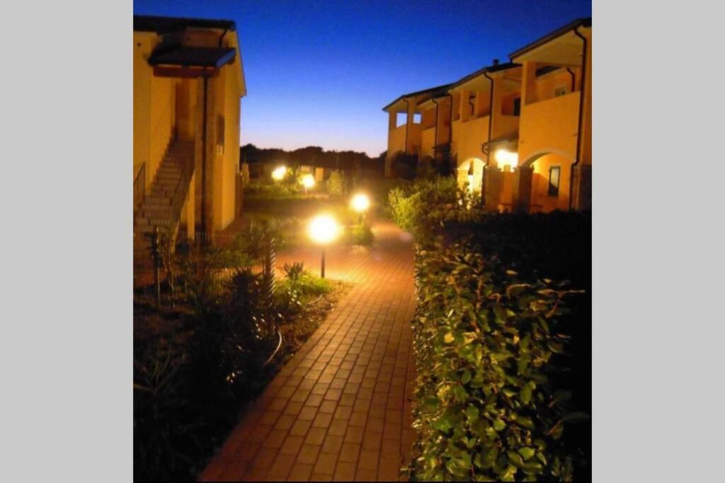 Residence Baia Delle Mimose บาเดซี ภายนอก รูปภาพ