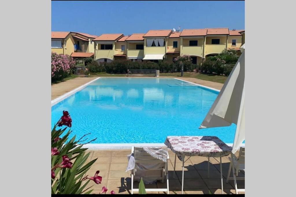 Residence Baia Delle Mimose บาเดซี ภายนอก รูปภาพ