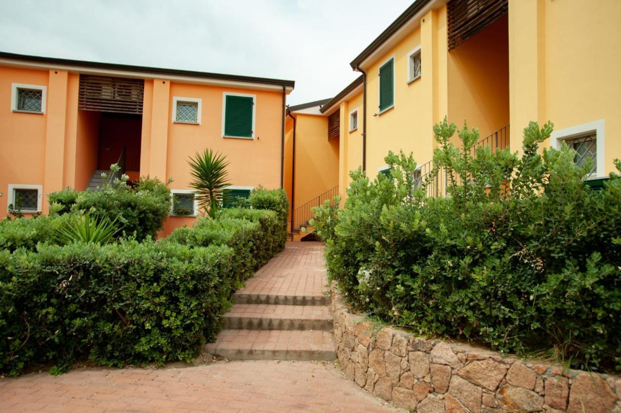 Residence Baia Delle Mimose บาเดซี ภายนอก รูปภาพ